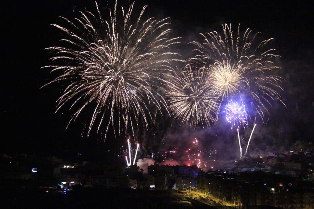 fuegos artificiales en las fiestas de Alcala